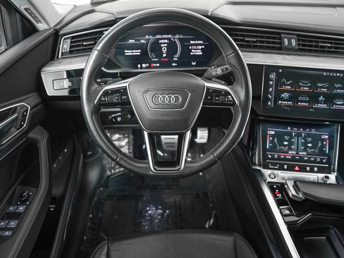 Used 2022 Audi e-tron Premium Plus w/ Premium Plus Package AWD/4WD image 11