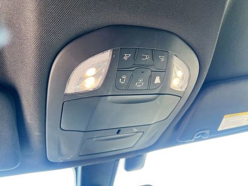 Used 2019 Chrysler Pacifica Touring-L Plus w/ S Appearance Package image 19