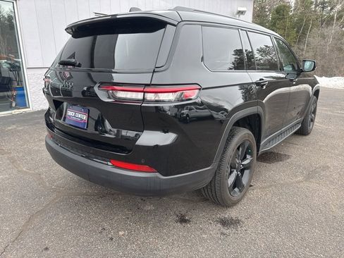 Used 2024 Jeep Grand Cherokee L Altitude image 3