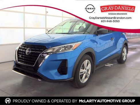 Used 2025 Nissan Kicks Play S FWD image 1