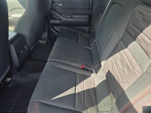 Used 2023 Nissan Frontier PRO-4X w/ Tow Package AWD/4WD image 11