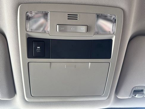 Used 2017 Toyota Tacoma SR5 image 15