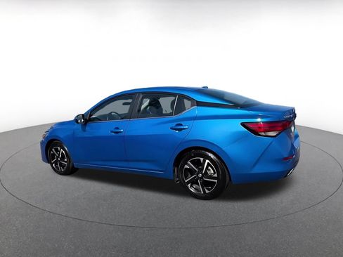 Used 2025 Nissan Sentra SV FWD image 9