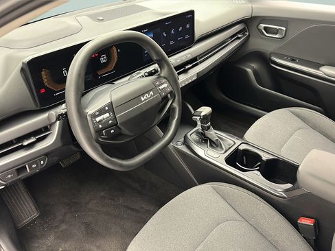 Used 2025 Kia K4 LXS FWD image 12