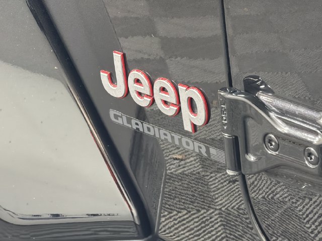 Used 2025 Jeep Gladiator Rubicon w/ Convenience Group AWD/4WD image 29