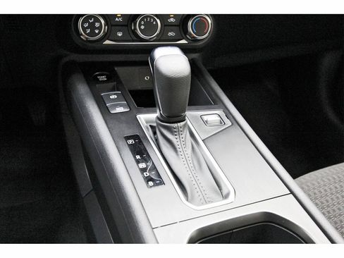 Certified 2025 Nissan Kicks S image 24