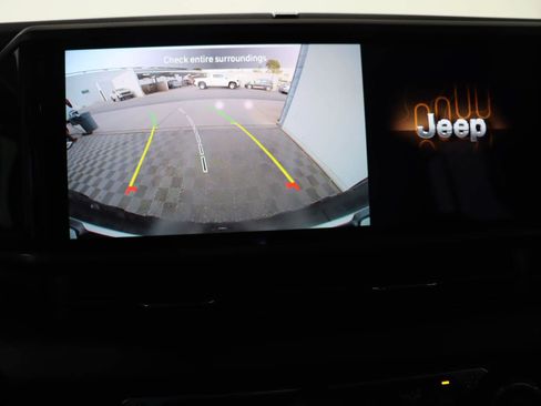 Used 2026 Jeep Wrangler Unlimited Rubicon AWD/4WD image 12