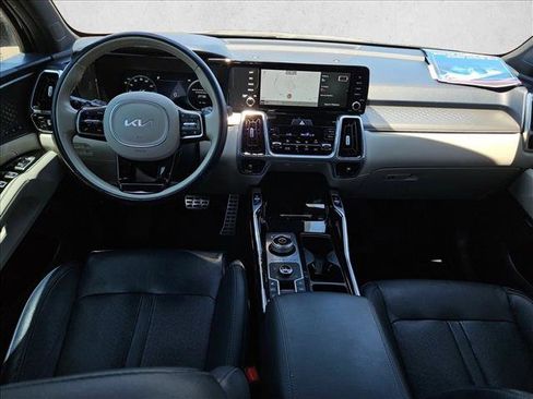 Used 2022 Kia Sorento SX Prestige w/ Panoramic Sunroof Package image 18