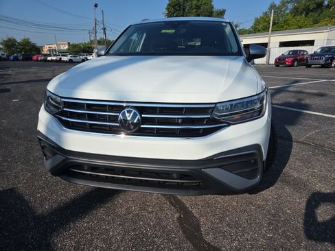 Used 2024 Volkswagen Tiguan Wolfsburg Edition AWD/4WD image 2