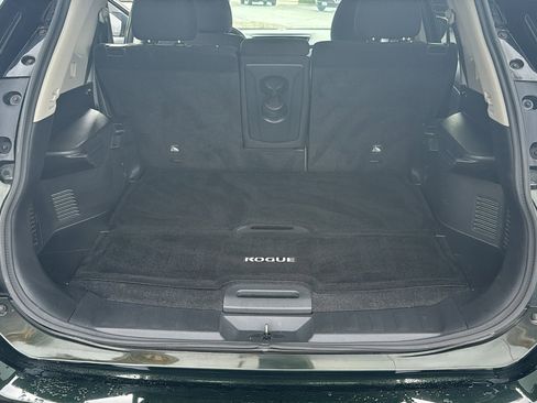 Used 2018 Nissan Rogue SV w/ Premium Package image 23