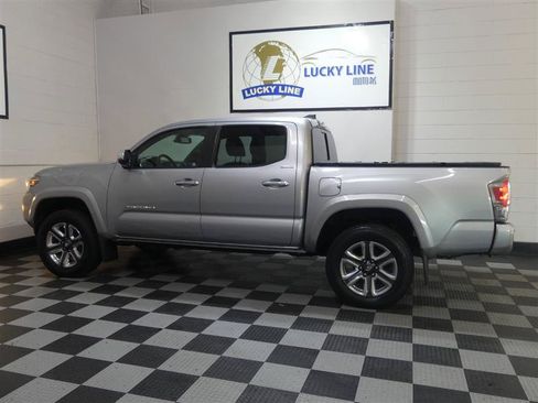Used 2019 Toyota Tacoma Limited AWD/4WD image 7