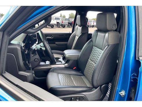 Used 2023 Chevrolet Silverado 1500 ZR2 w/ Technology Package AWD/4WD image 26