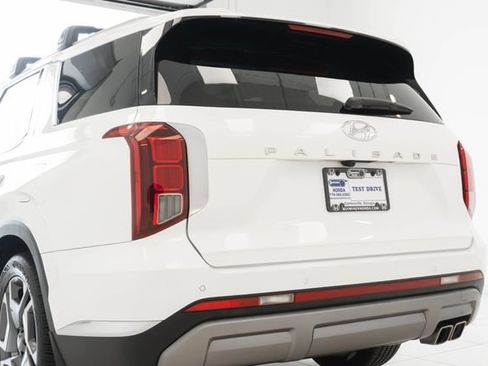 Used 2023 Hyundai Palisade Limited FWD image 10