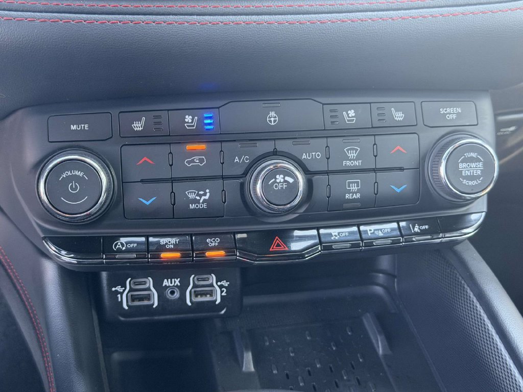 Used 2025 Dodge Durango GT AWD/4WD image 25