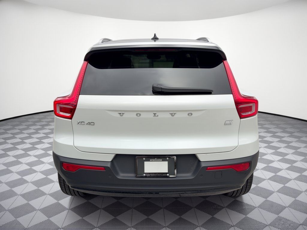 Used 2021 Volvo XC40 P8 Recharge w/ Climate Package AWD/4WD image 11