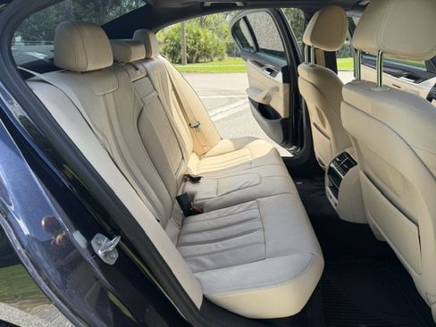 Used 2018 BMW 530i w/ Premium Package RWD image 14