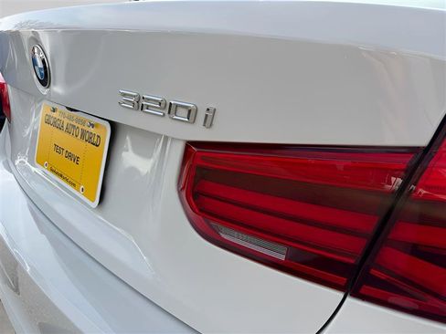 Used 2018 BMW 320i Sedan image 26