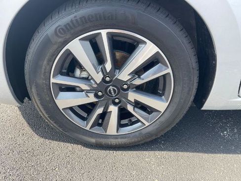 Certified 2024 Nissan Versa SV FWD image 10