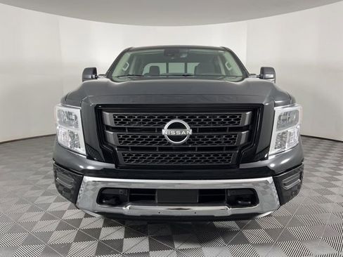 Used 2024 Nissan Titan SV w/ SV Convenience Package image 3
