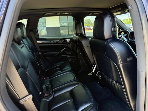 Used 2018 Porsche Cayenne Platinum Edition AWD/4WD image 23