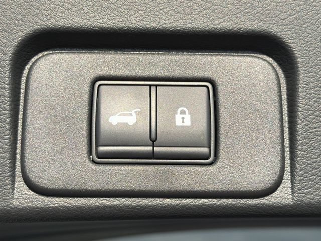 Certified 2025 Nissan Rogue SL w/ Tech Package FWD image 21