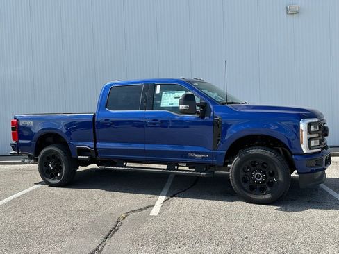 New 2026 Ford F350 Lariat w/ Black Appearance Package image 7