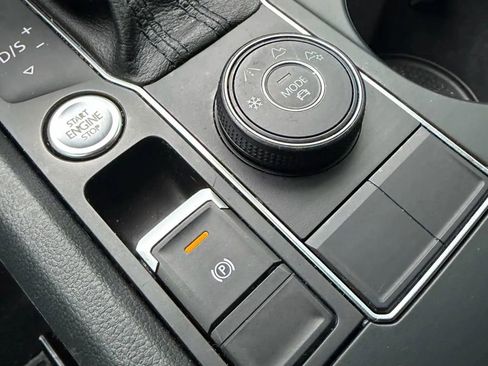 Used 2019 Volkswagen Atlas SE image 21