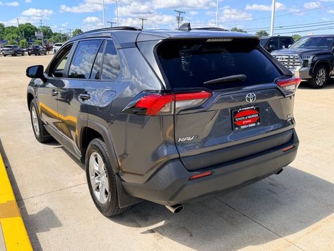 Used 2019 Toyota RAV4 XLE w/ Convenience Package AWD/4WD image 7