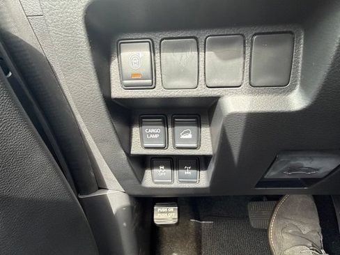 Used 2025 Nissan Frontier PRO-4X AWD/4WD image 11