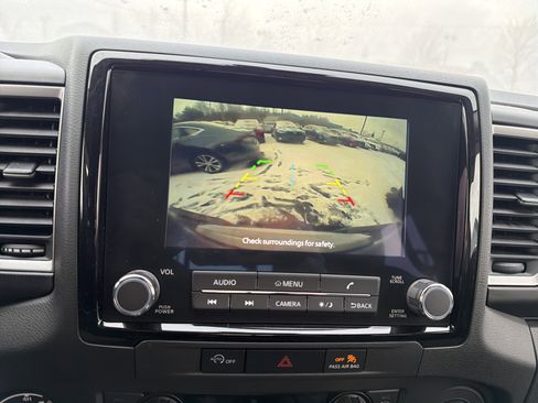 Used 2024 Nissan Frontier SV w/ SV Convenience Package image 19