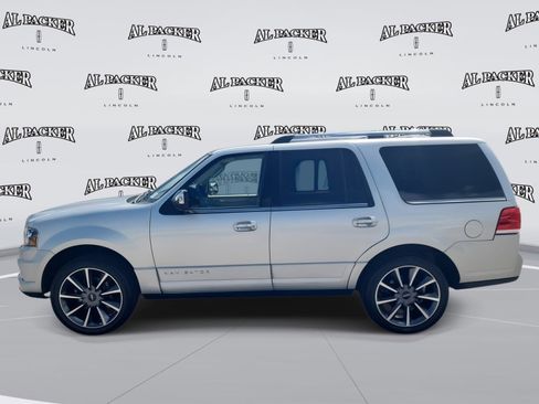 Used 2017 Lincoln Navigator Reserve image 2