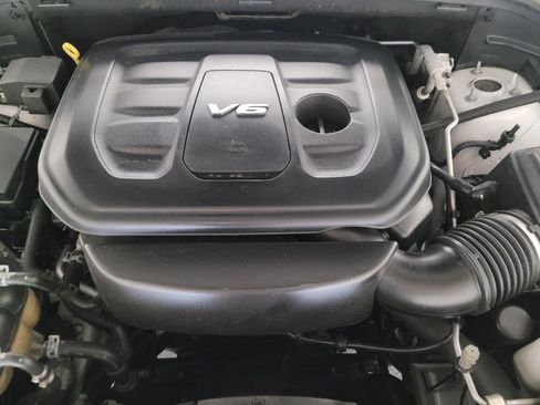 Used 2019 Jeep Grand Cherokee Laredo image 30