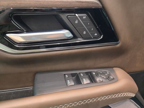 Used 2025 GMC Yukon XL Denali Ultimate w/ LPO, Floor Liner Package AWD/4WD image 20