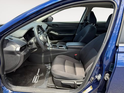 Used 2024 Nissan Altima 2.5 S FWD image 10