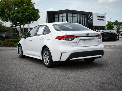 Used 2020 Toyota Corolla LE FWD image 8