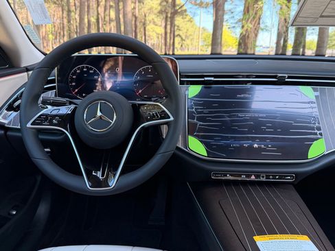 New 2026 Mercedes-Benz E 450 4MATIC Sedan image 3