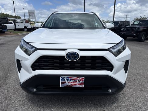 Used 2024 Toyota RAV4 XLE AWD/4WD image 2