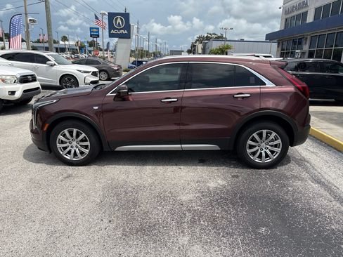 Used 2023 Cadillac XT4 Premium Luxury w/ Technology Package FWD image 5