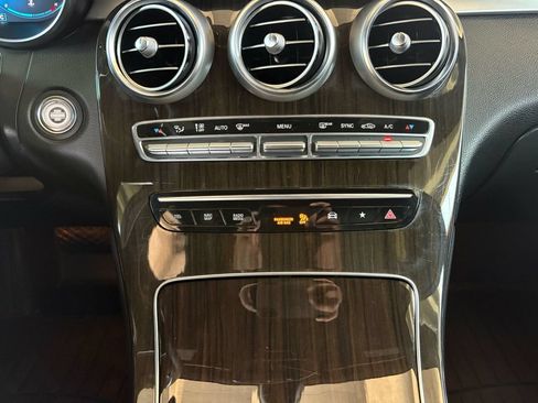 Used 2020 Mercedes-Benz GLC 300 image 15