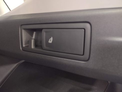 New 2026 Volkswagen Tiguan SE AWD/4WD image 17