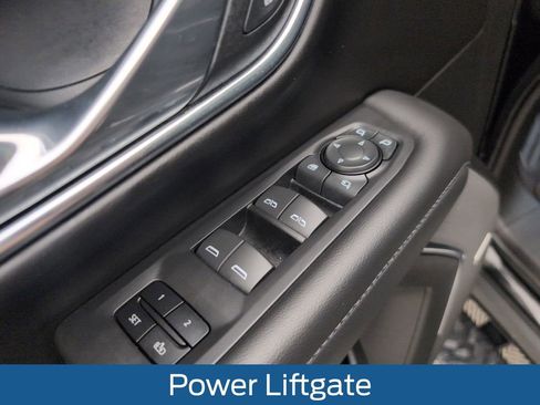 Used 2023 Chevrolet Suburban Z71 w/ Luxury Package AWD/4WD image 35