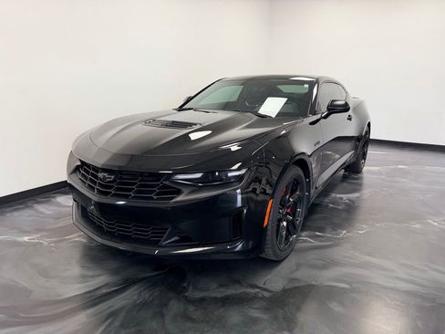 Used 2023 Chevrolet Camaro LT w/ Technology Package RWD image 3