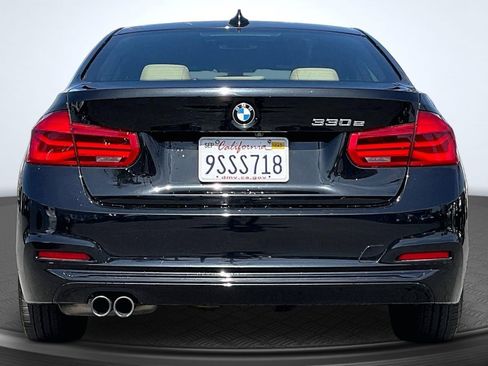 Used 2018 BMW 330e w/ Convenience Package RWD image 4