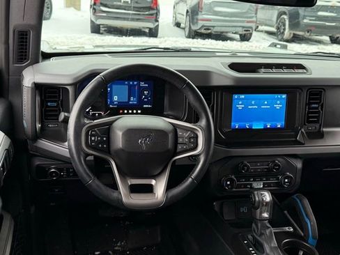 Used 2023 Ford Bronco Black Diamond image 6
