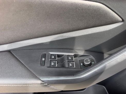 Used 2024 Volkswagen Jetta SE FWD image 17