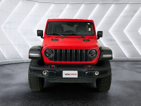 Used 2025 Jeep Wrangler Unlimited Rubicon image 2
