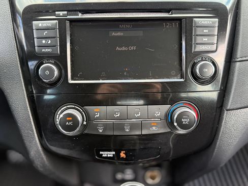 Used 2018 Nissan Rogue S AWD/4WD image 25