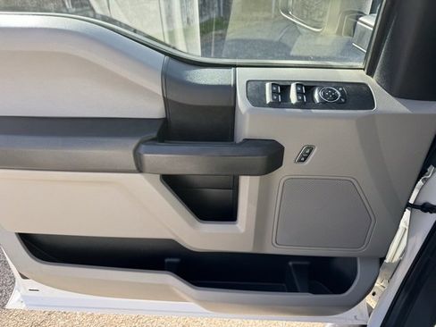 Used 2017 Ford F250 XL w/ Power Equipment Group image 21