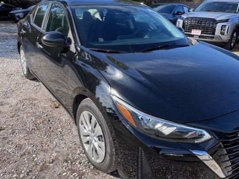 Used 2025 Nissan Sentra S image 2