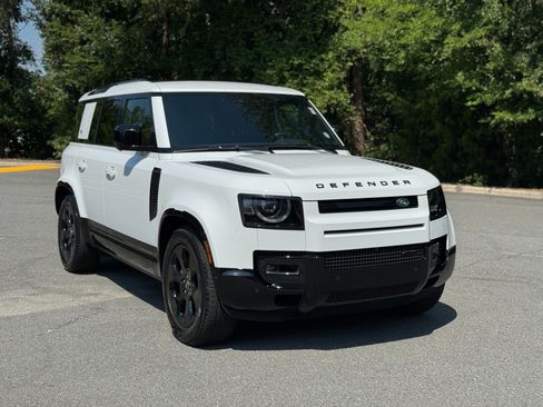 Used 2023 Land Rover Defender 110 X-Dynamic SE AWD/4WD image 16